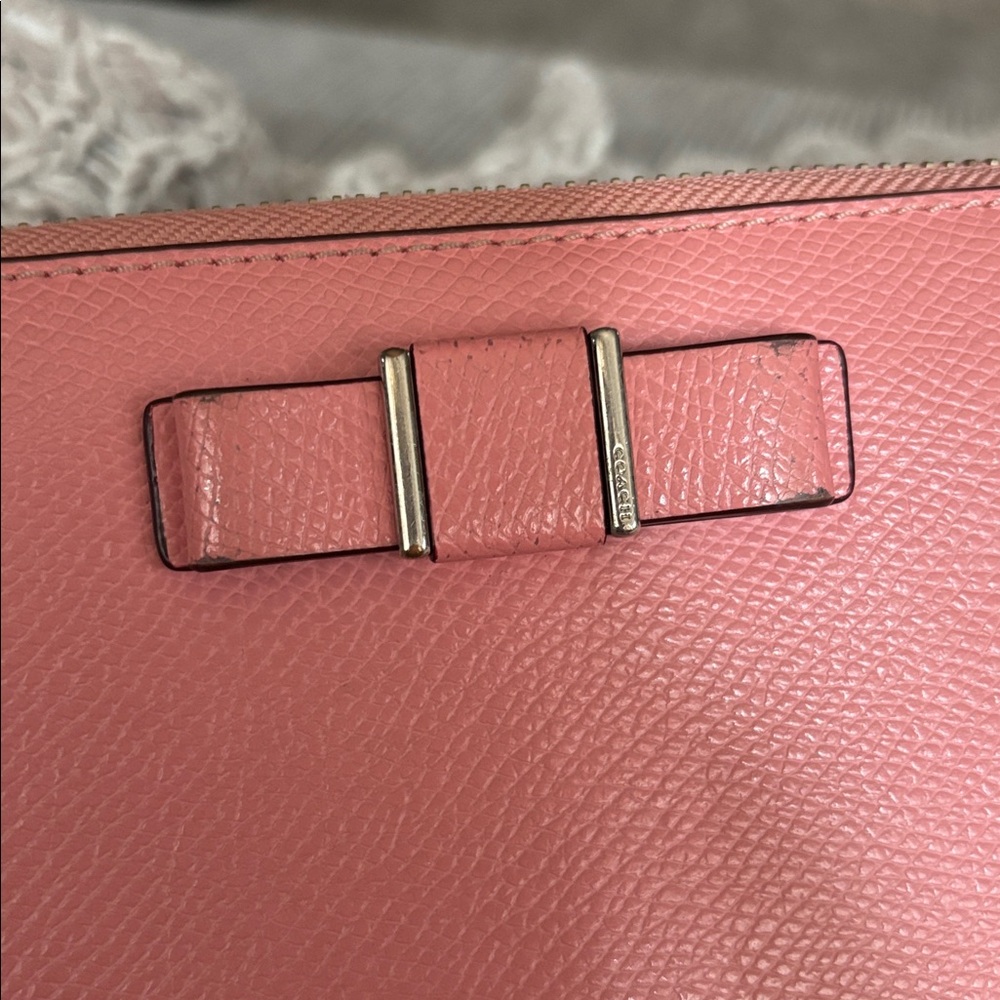 ๐3/$20 Coach long leather zip around wallet - Picture 3 of 17